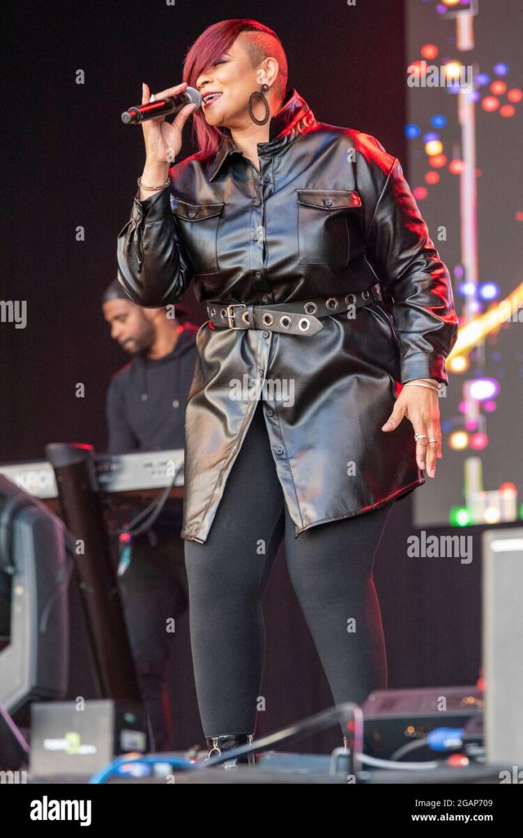 gabrielle bobb feet 2