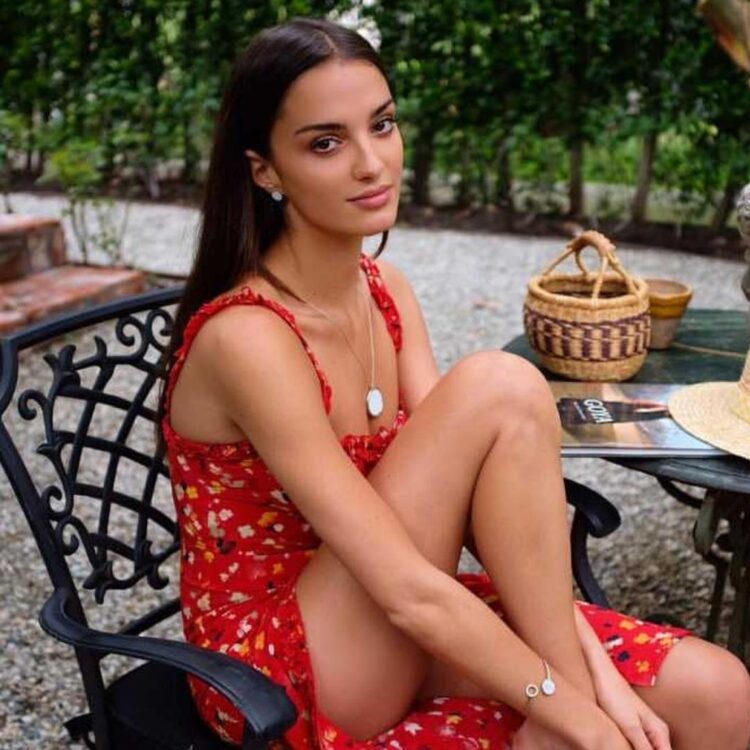 gabrielle caunesil feet 3