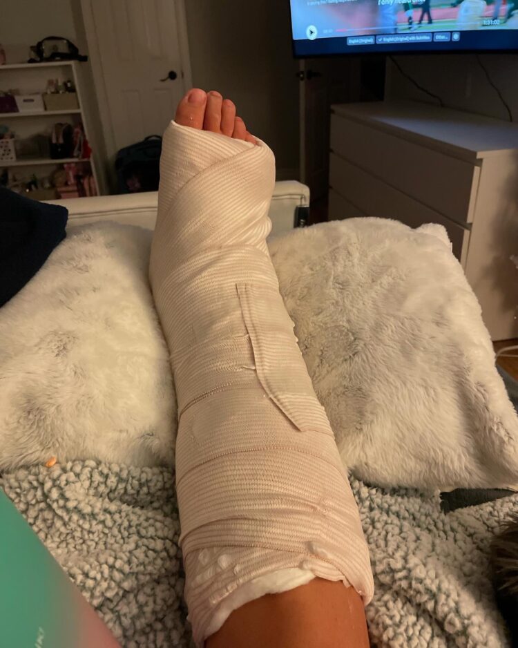 gabrielle daleman feet 6