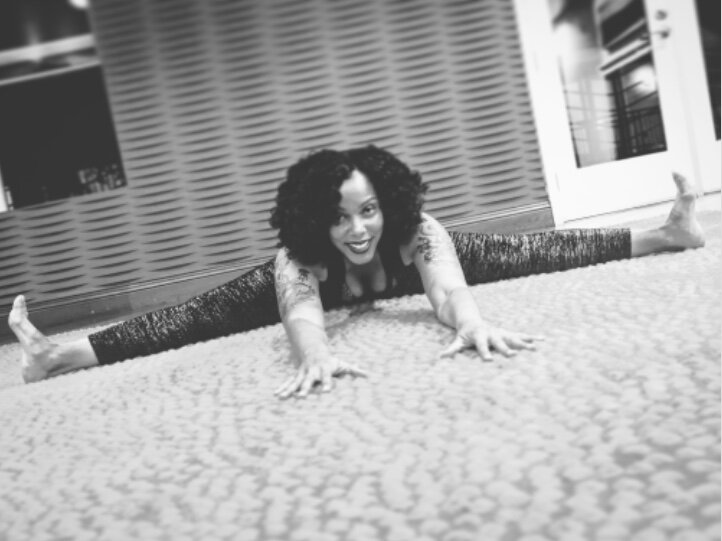 gabrielle williams feet 5