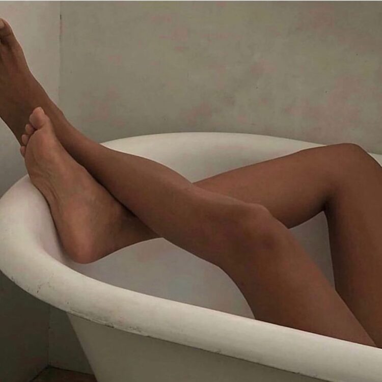gala gonzalez feet 1