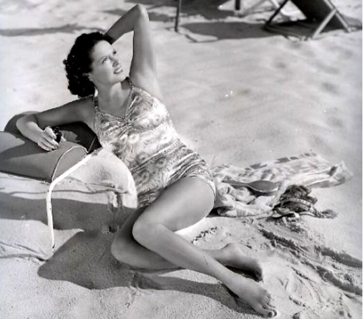 gale sondergaard feet 4