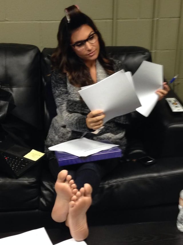 gaming with molly feet 4
