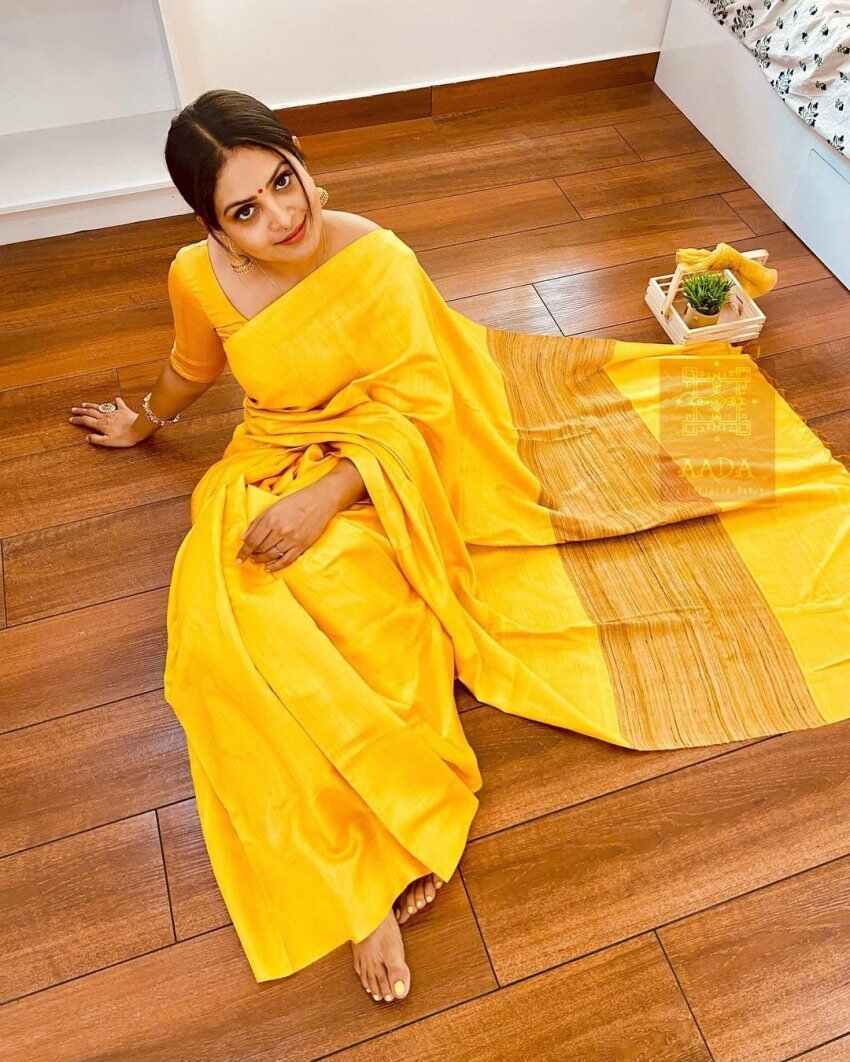 gayathri arun feet 2