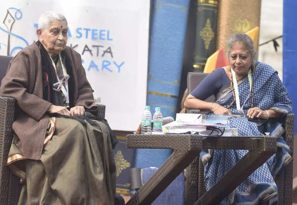 gayatri chakravorty spivak feet 1