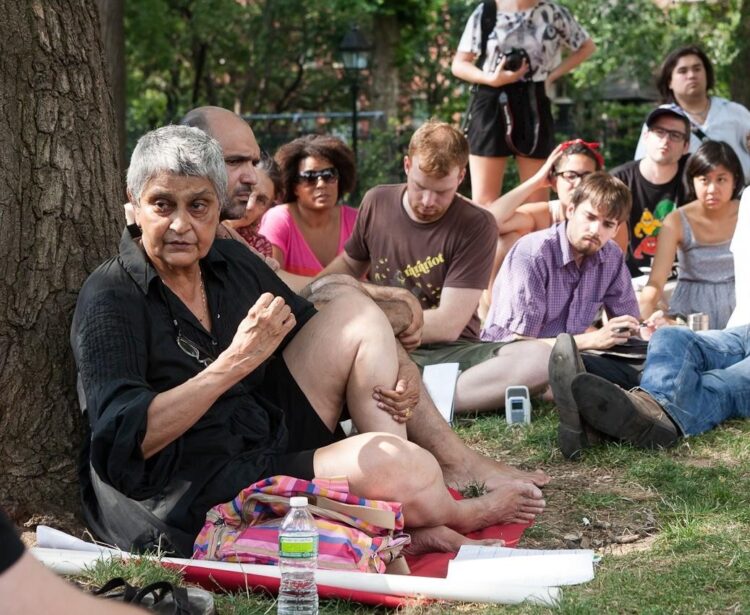 gayatri chakravorty spivak feet