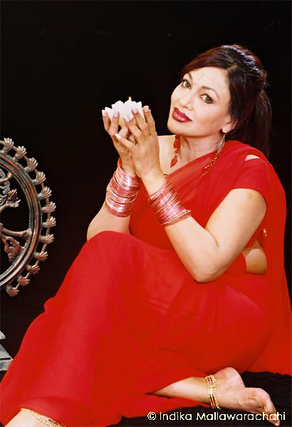 geetha kumarasinghe feet 1