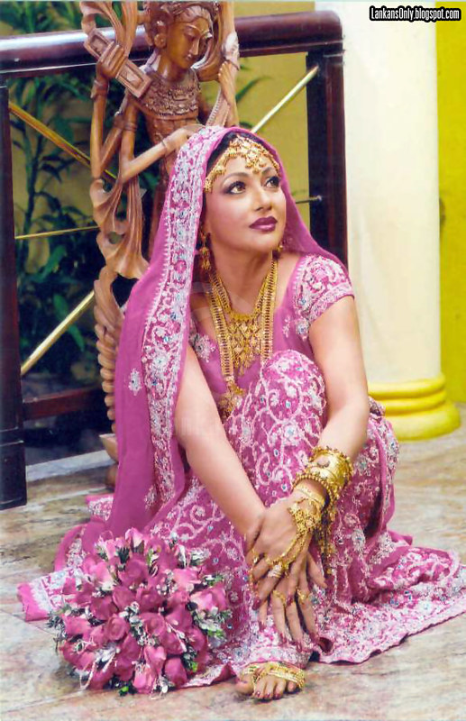 geetha kumarasinghe feet 3