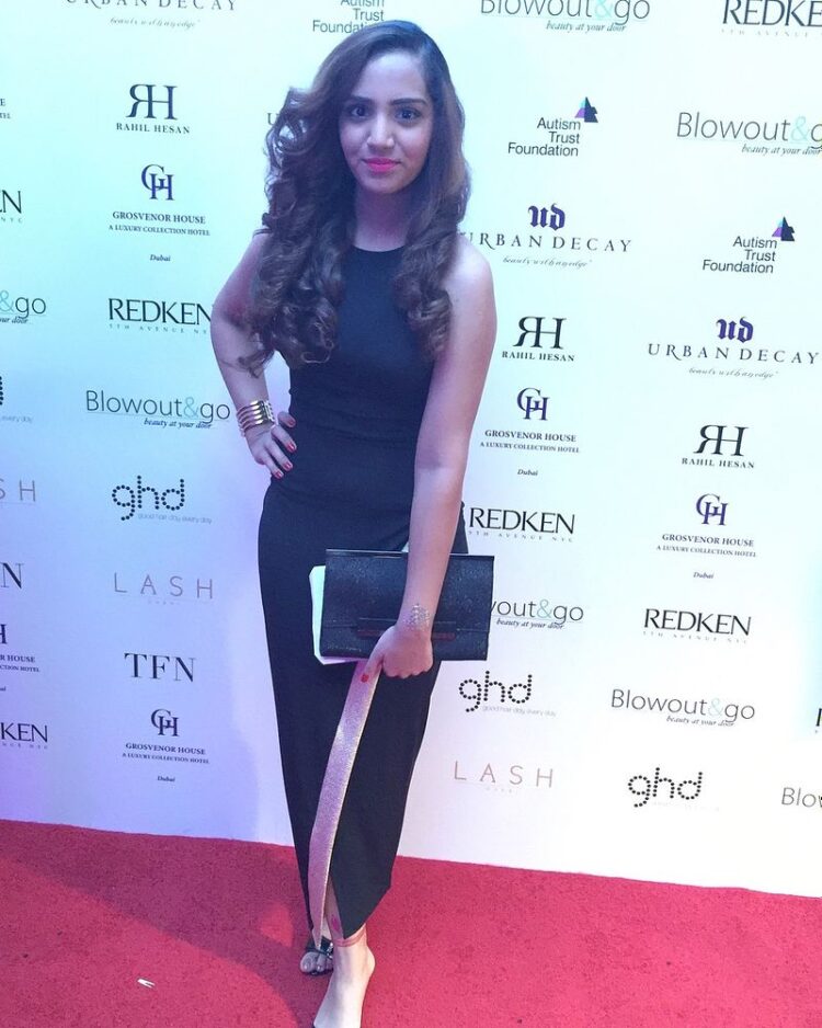 gehna advani feet 4