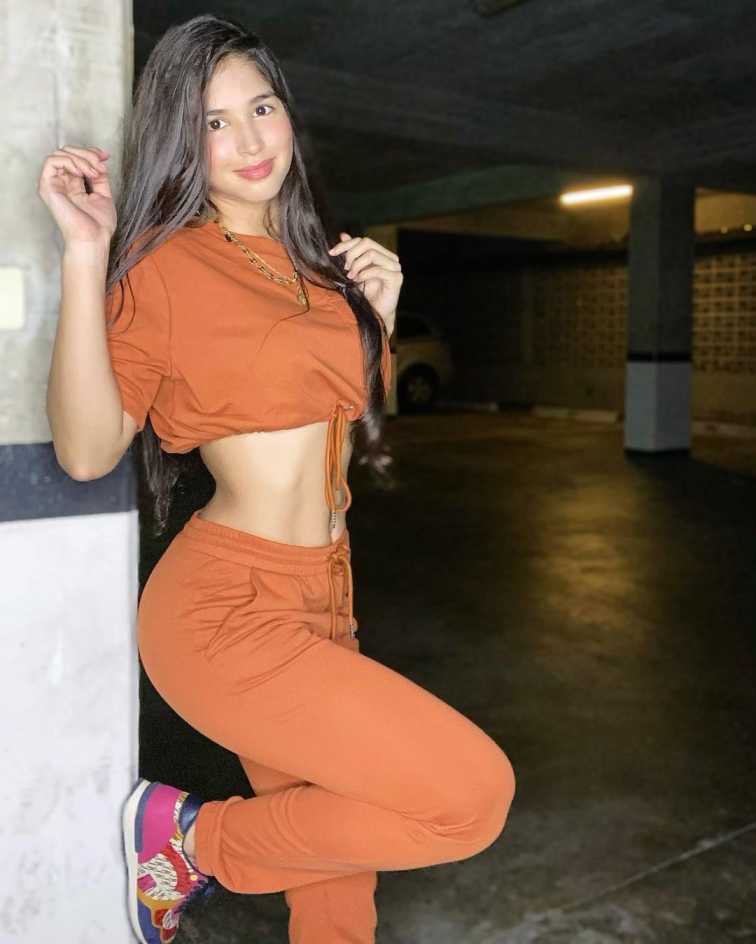 gemeli esmeralda feet 1