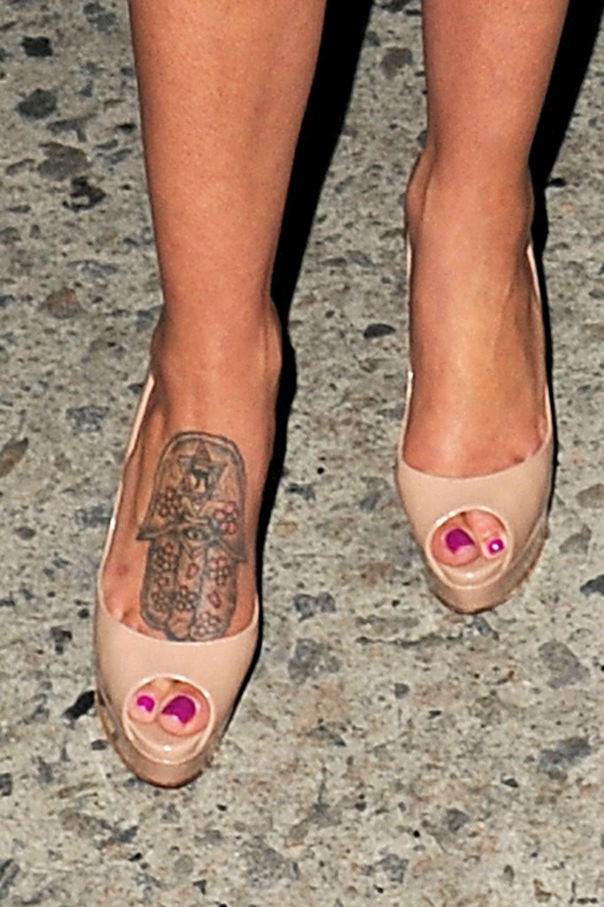 genesis arjona feet 3