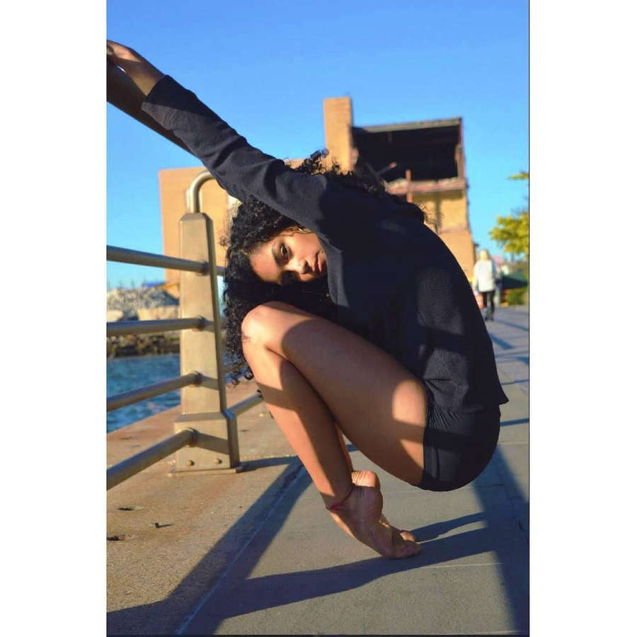 genessy castillo feet 4