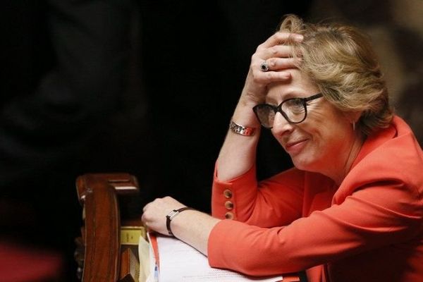 genevieve fioraso feet