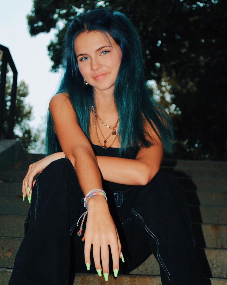 genevieve haarlow feet 1