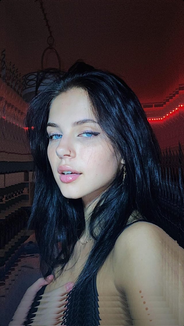 genevieve haarlow feet 4