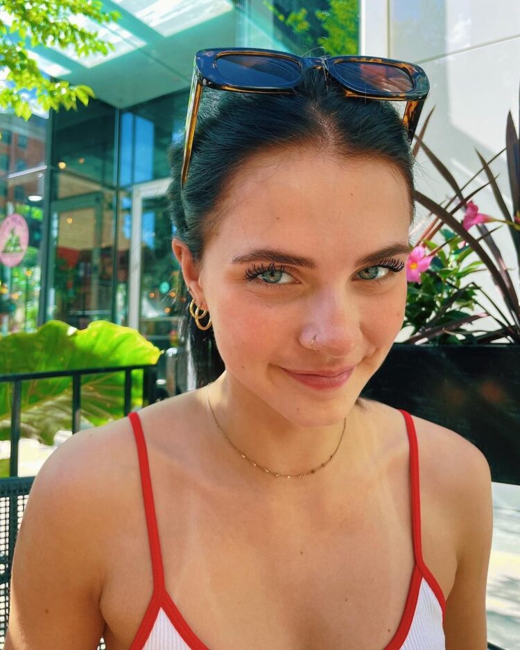 genevieve haarlow feet 6