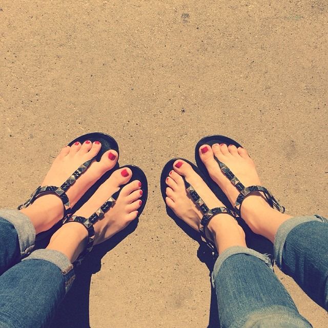 genevieve hannelius feet 6