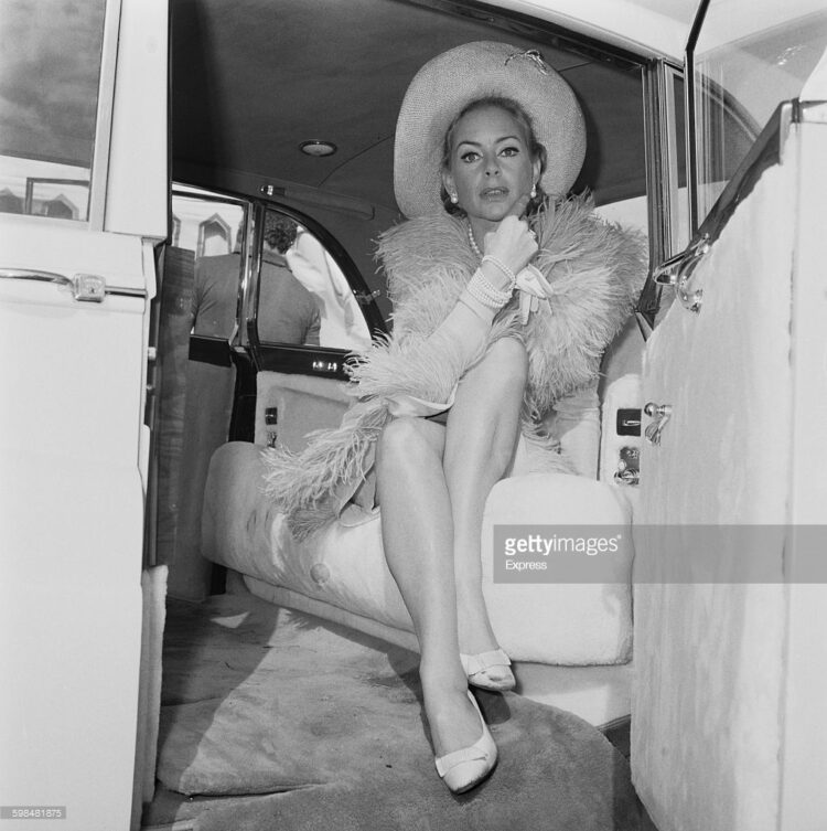 genevieve page feet 3