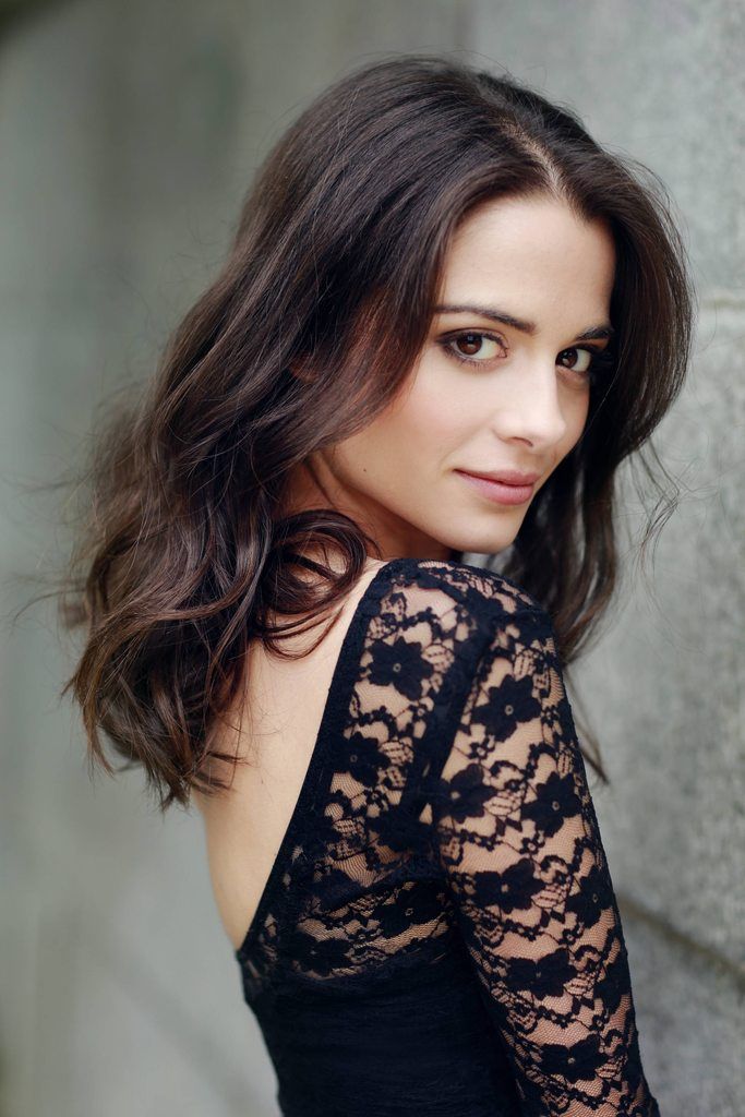 georgina leonidas feet 6