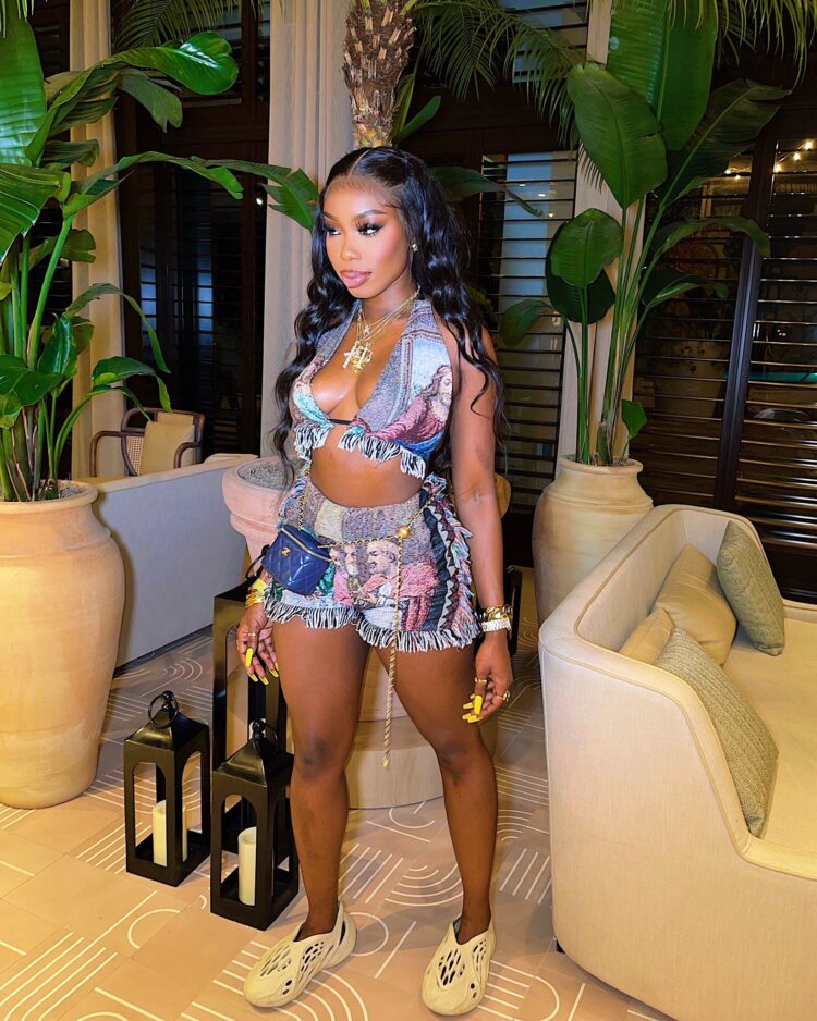 gershona annor feet 3