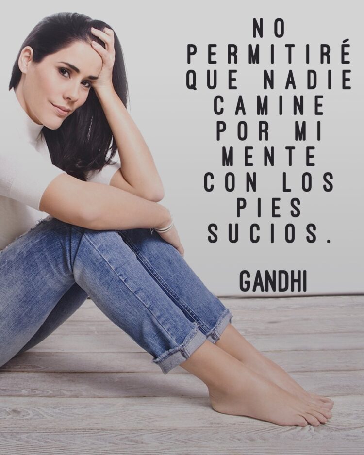 gianella neyra feet 5