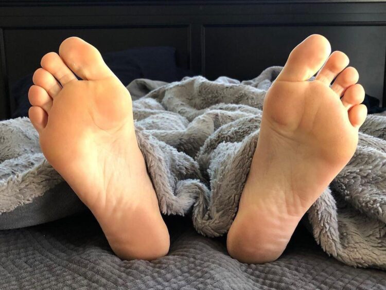 gigi edgley feet
