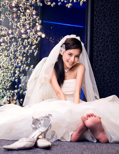 gillian chung feet 1