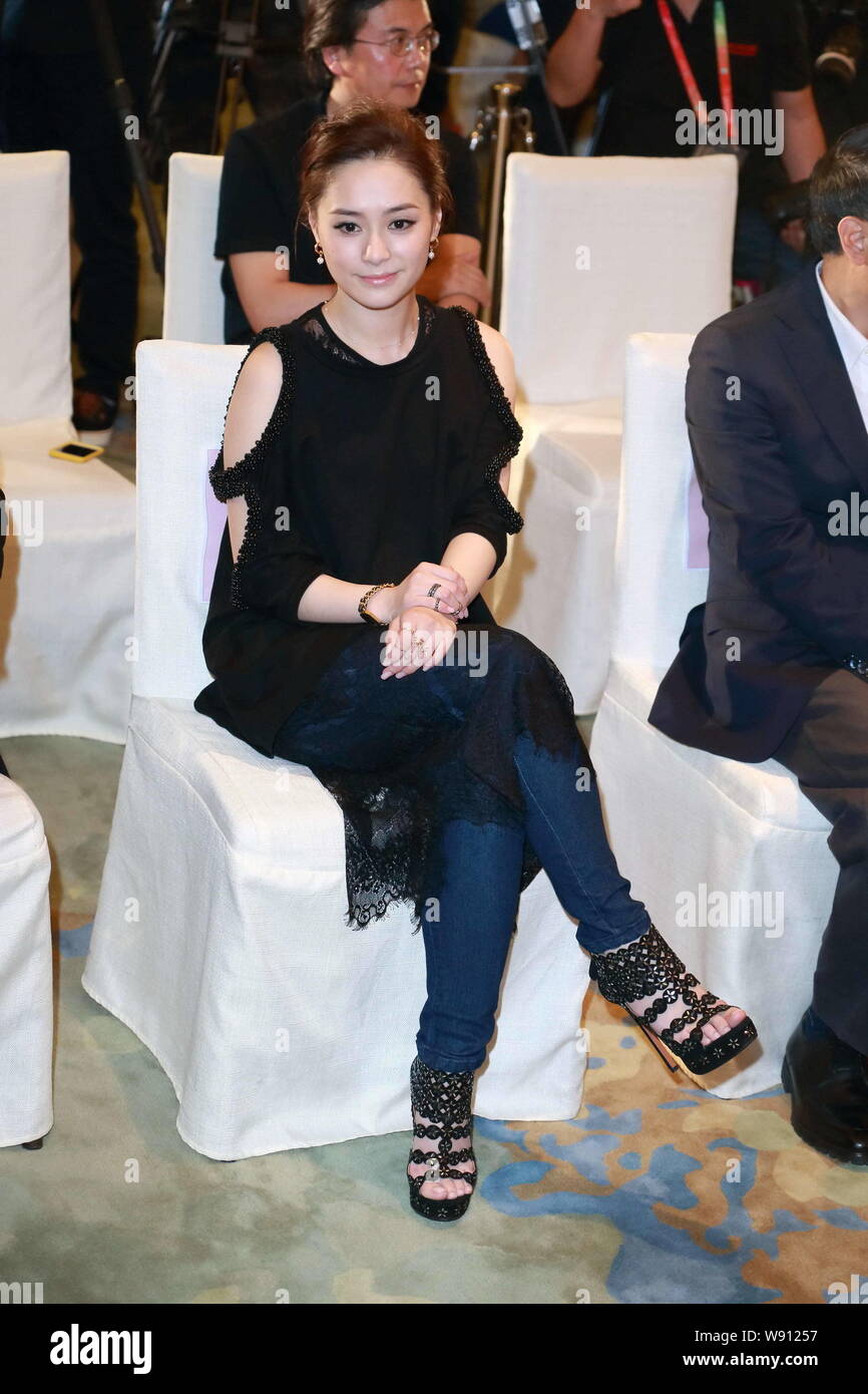 gillian chung feet 5
