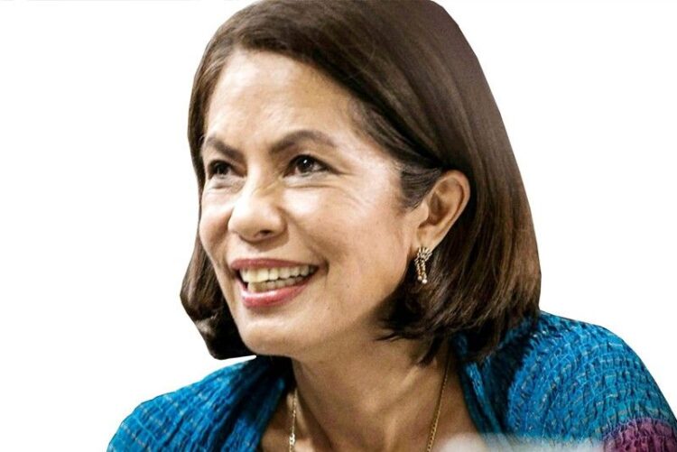gina lopez feet 5