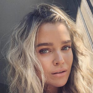 gine margrethe larsen feet 6