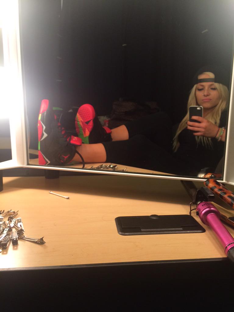 gionna daddio feet 2