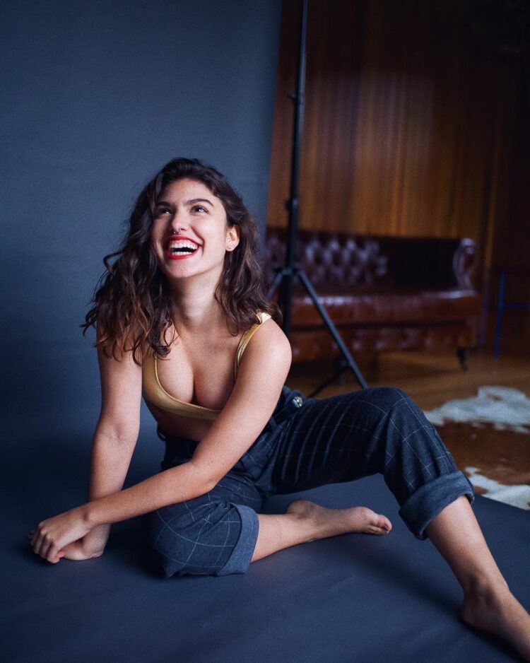 giovanna grigio feet 3