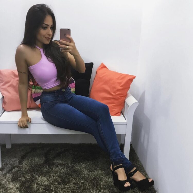 giovanna roque feet 2