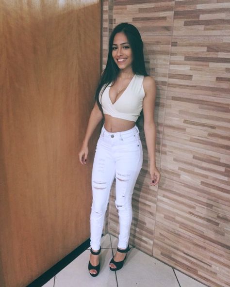 giovanna roque feet 4