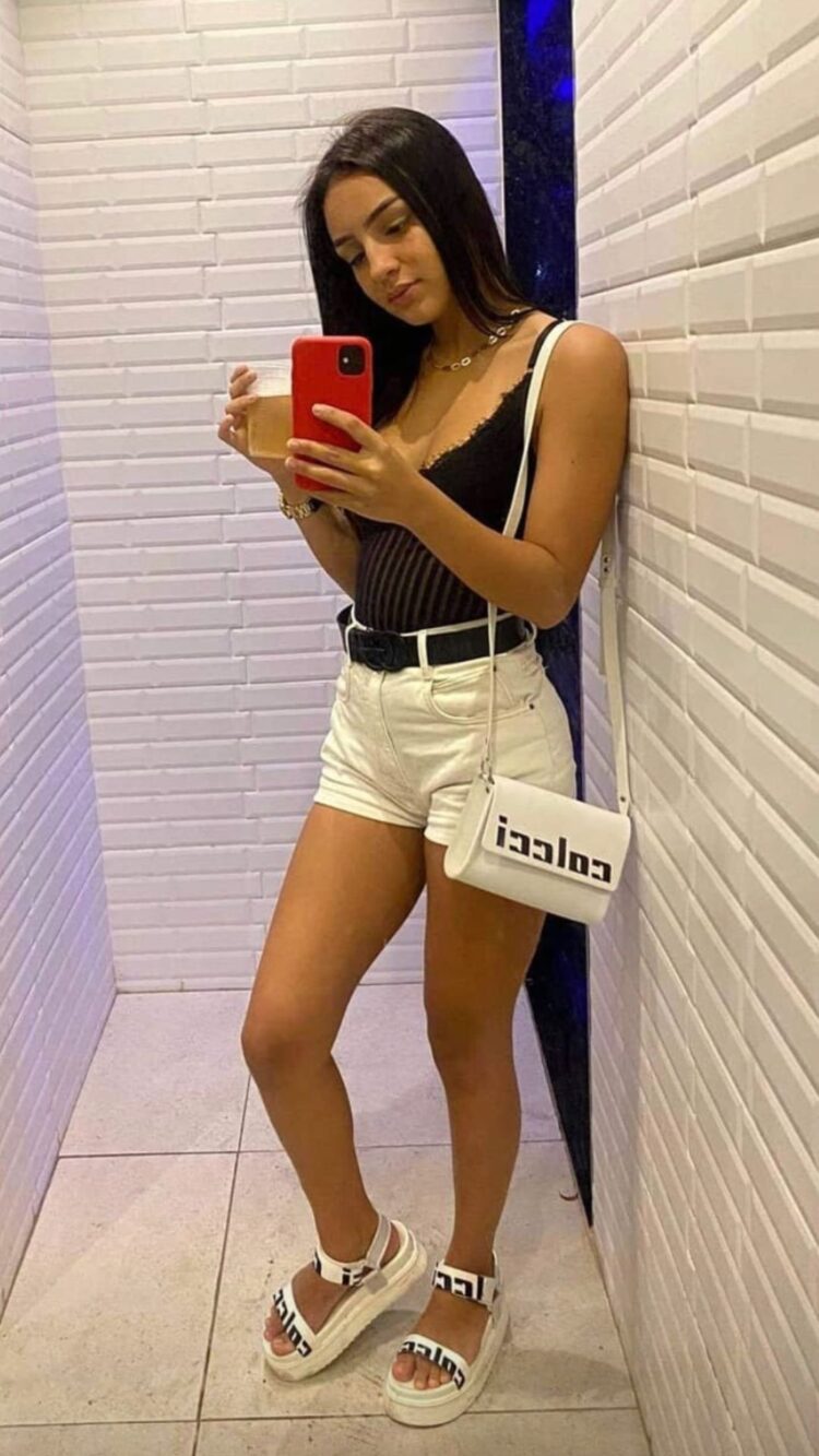 giulia kawaha feet 5