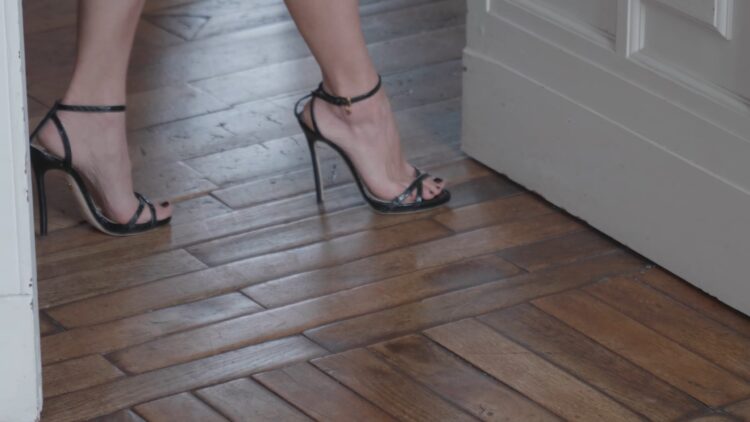 giulia watson feet scaled