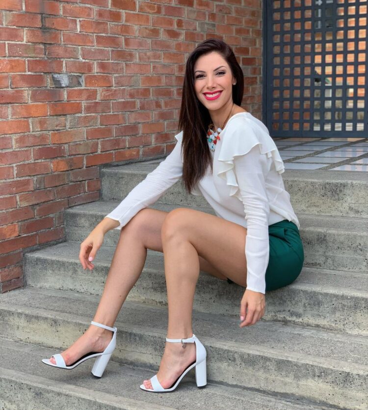 gizel mobayed feet 4