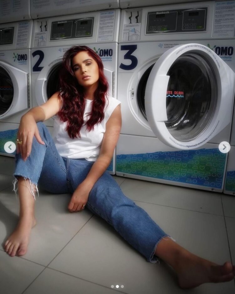 gizelly bicalho feet 4