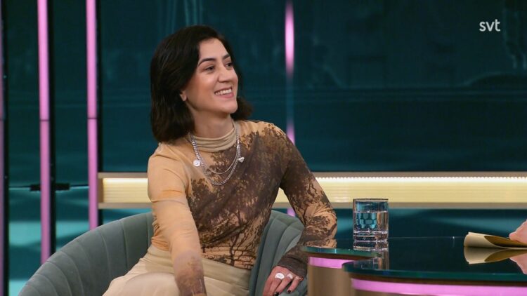 gizem erdogan feet 6