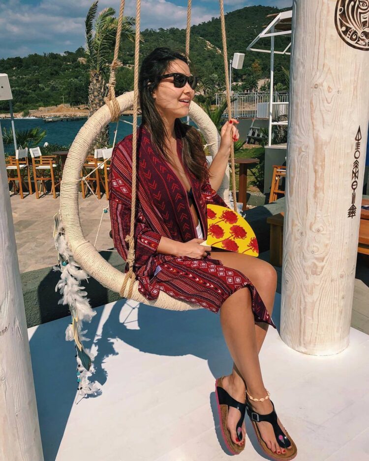 gizem hatipoglu feet 3