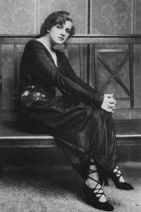 gladys cooper feet 5