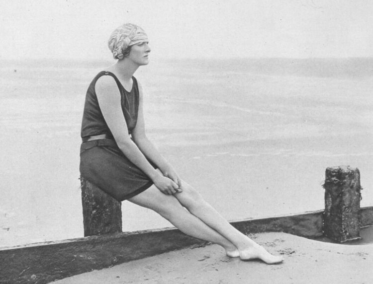 gladys cooper feet