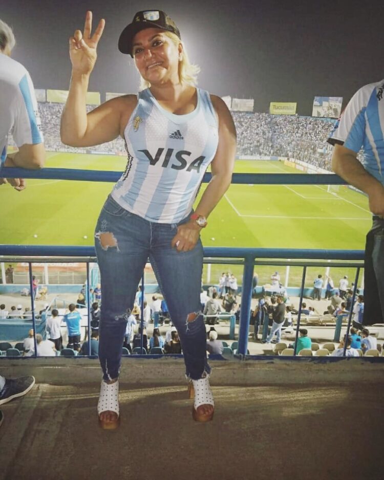 gladys la bomba tucumana feet 3