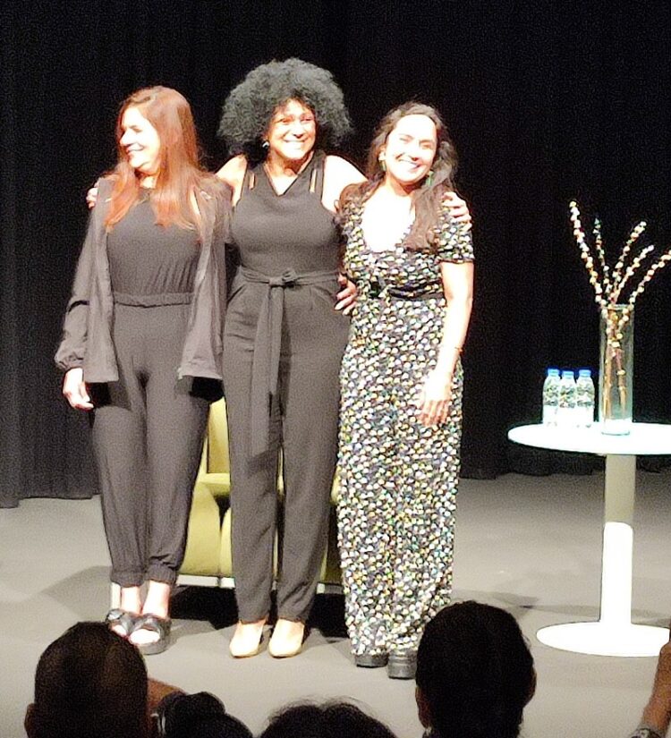 gledys ibarra feet 5