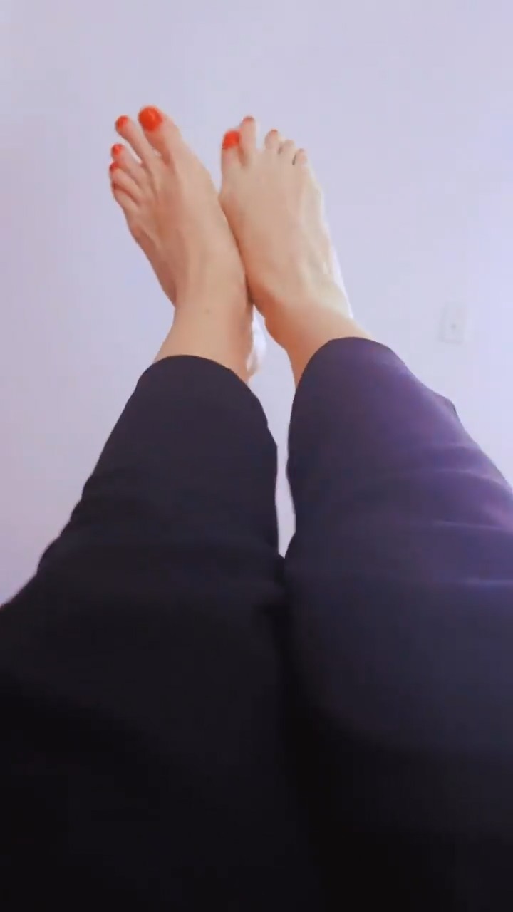 glenda kozlowski feet