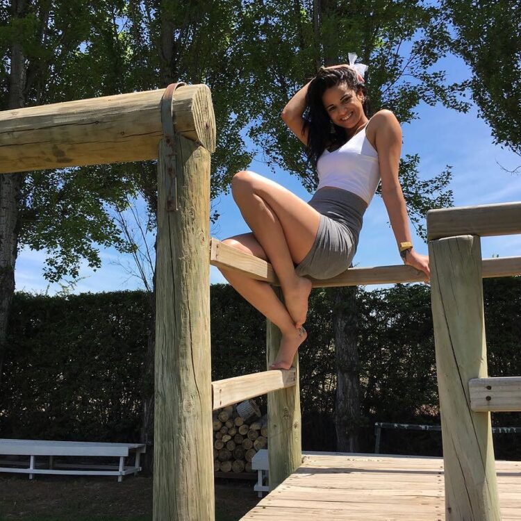 glendis leyva feet 6