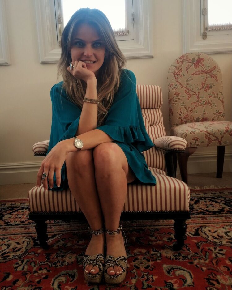 gloria alvarez feet 1