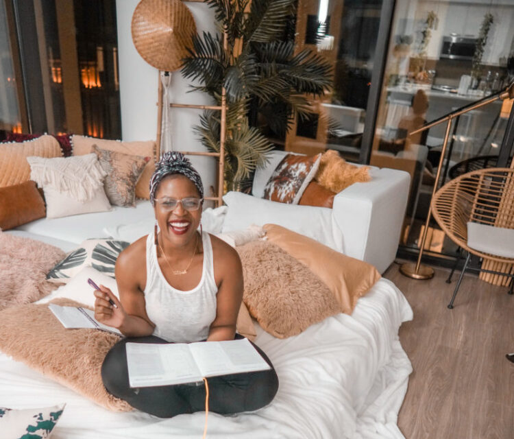 gloria atanmo feet 2