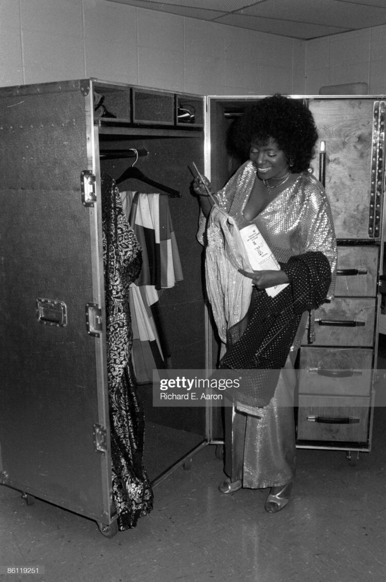 gloria gaynor feet 4