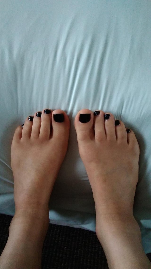 gloss feet 3